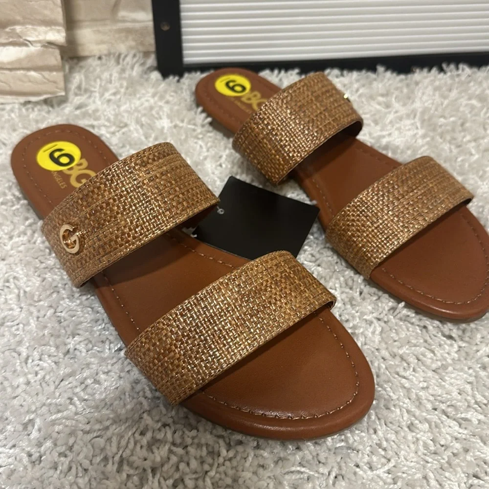 GBG Los Angeles Sandals.